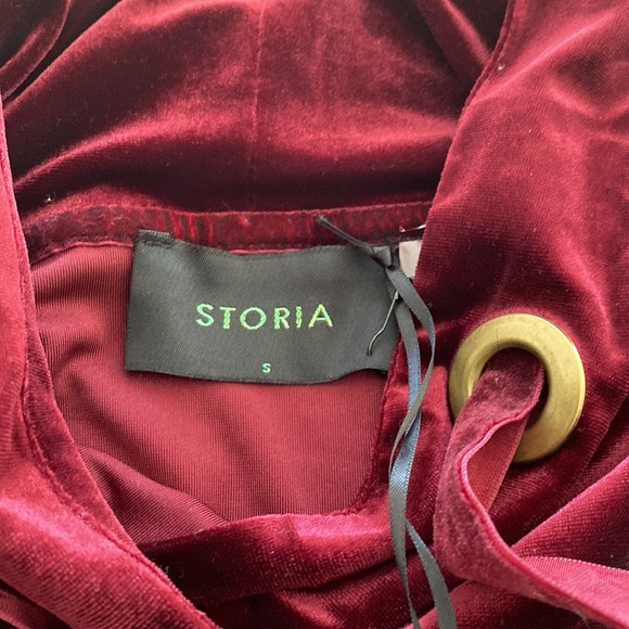 NEW Storia Velvet Hoodie - Picture 3 of 3